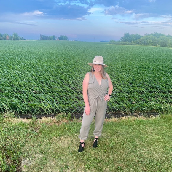 Meet your Posher, Bre - Picture 1 of 6